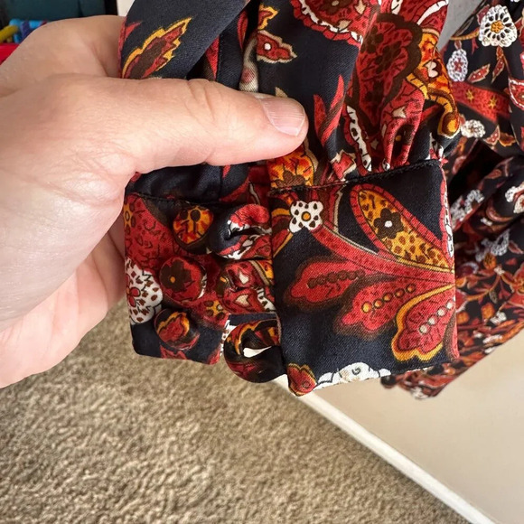 Vintage Flower Dress with‎ a Belt - Picture 4 of 8